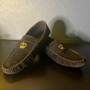 Men Faux suede black drivers with gold crown detail